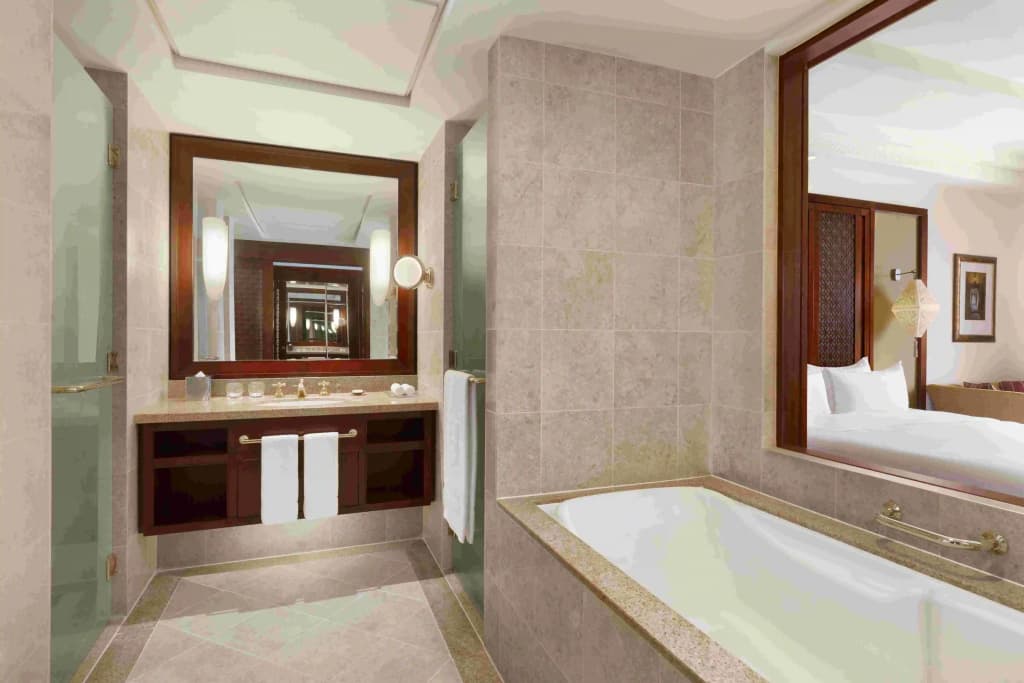 Al Husn Muscat Hotel - photo 32