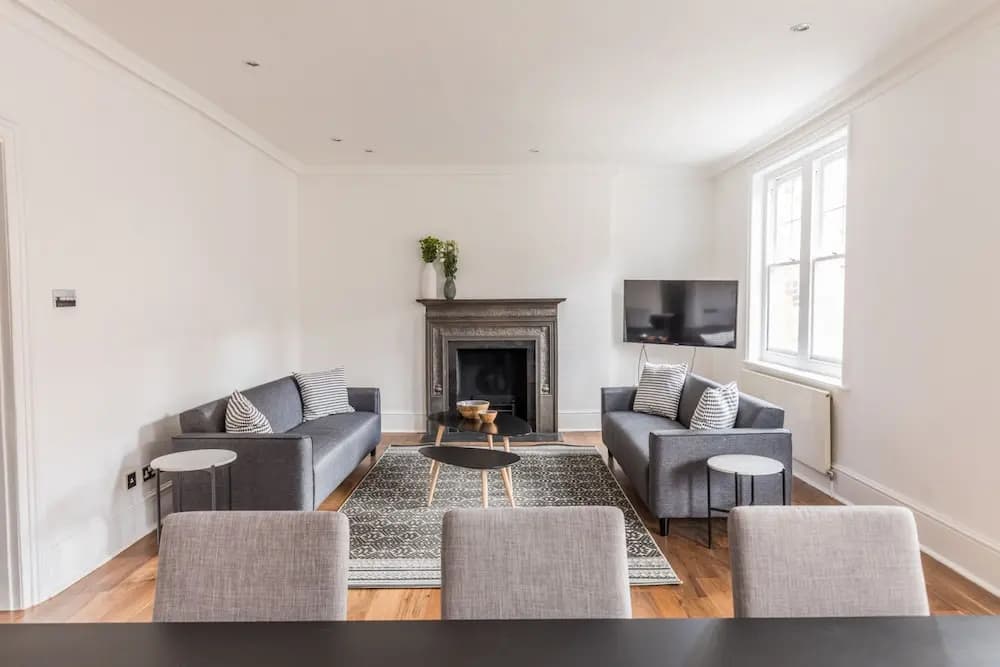 Eson2 - Charming 3 Bedroom Flat in Chelsea - photo 3