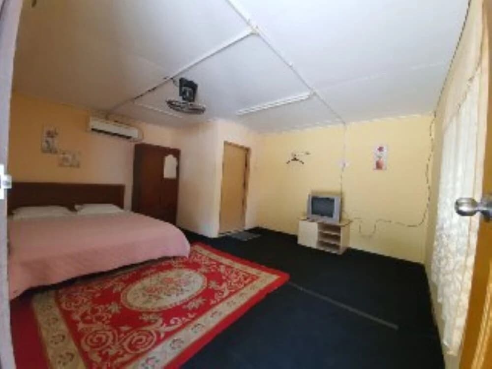 SPOT ON 90225 Barokah Chalet - photo 3