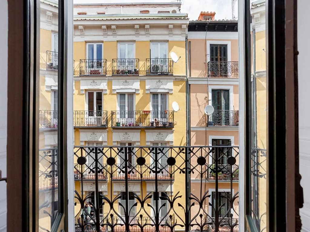 Malasaña Apartment - photo 1