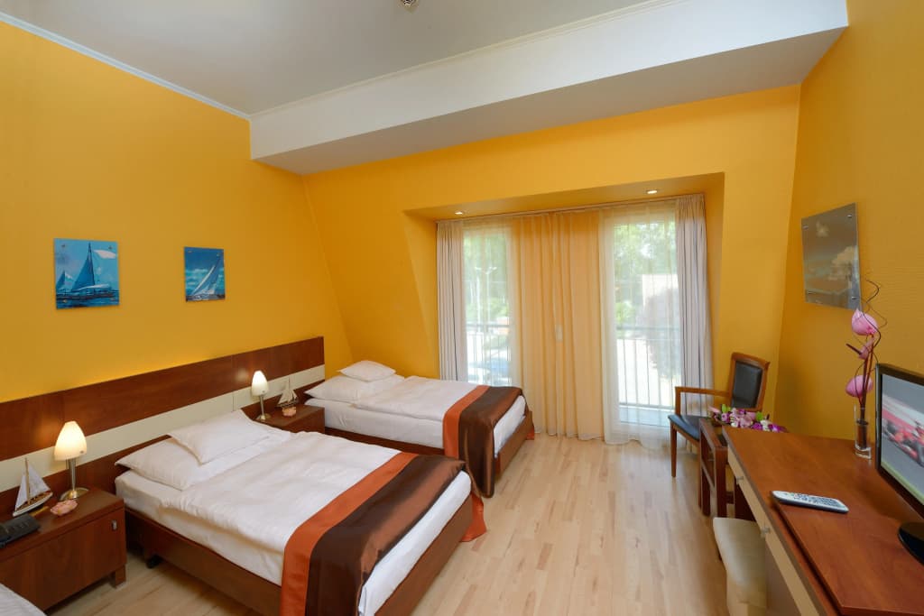 Holiday Beach Budapest Wellness & Conference Hotel - photo 2