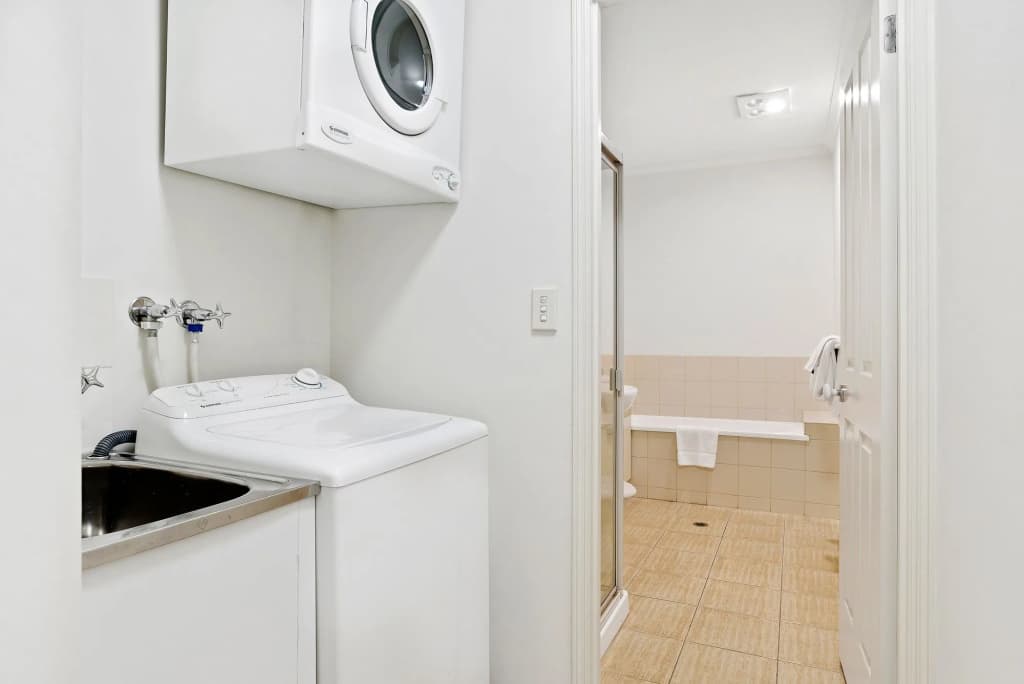 MainStay Suites Kew - photo 7