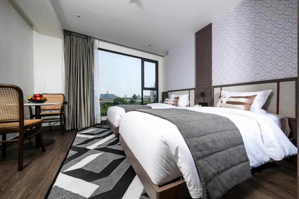 We Hotel Riverfront - photo 2