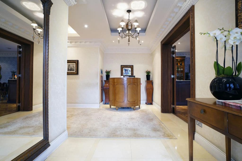 Ashburn Hotel - photo 2