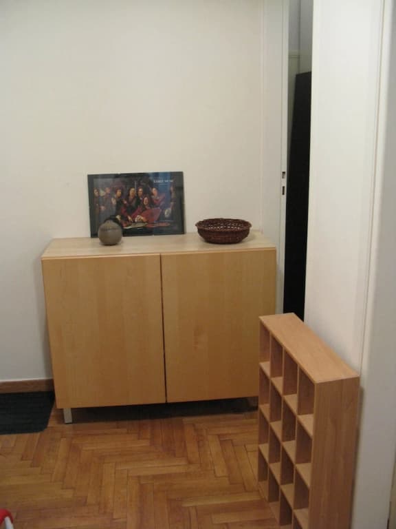 Quiet Apt Ideal For 2 Near Center - photo 6