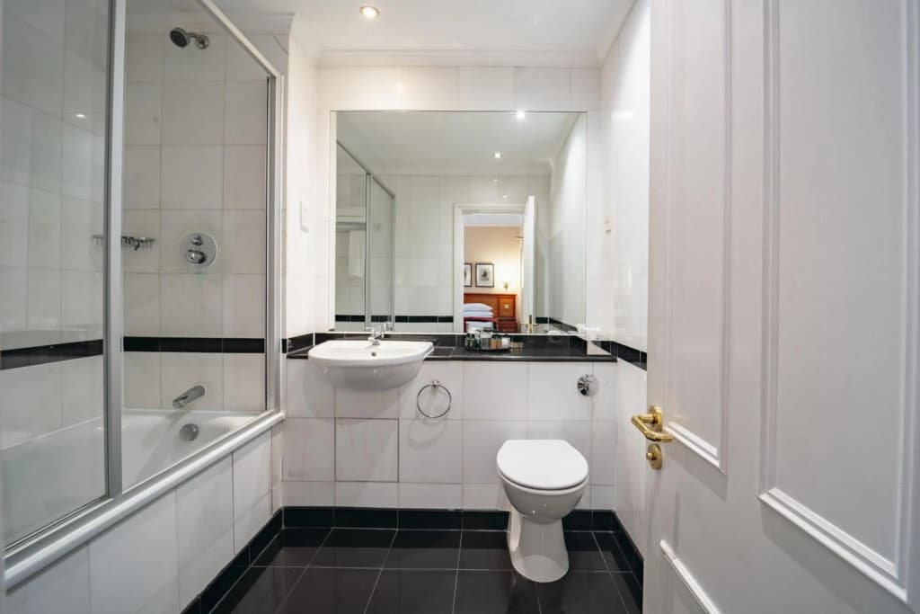 Grange Clarendon - photo 17