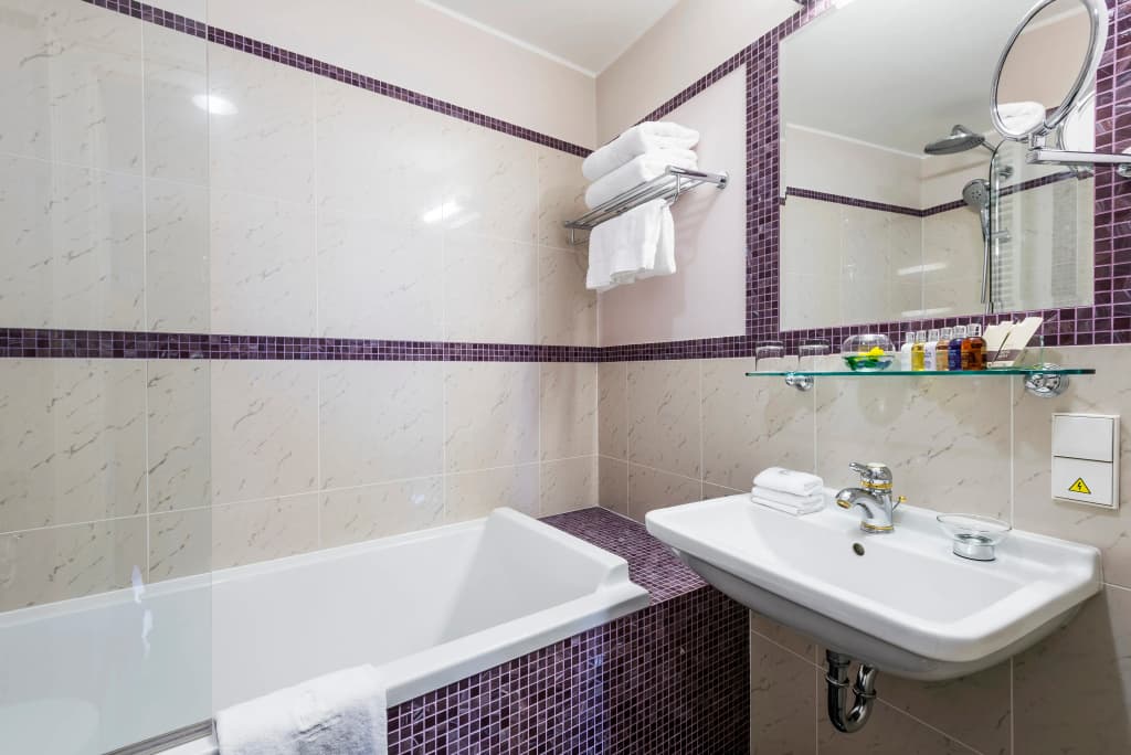 Golden Well Hotel - photo 8