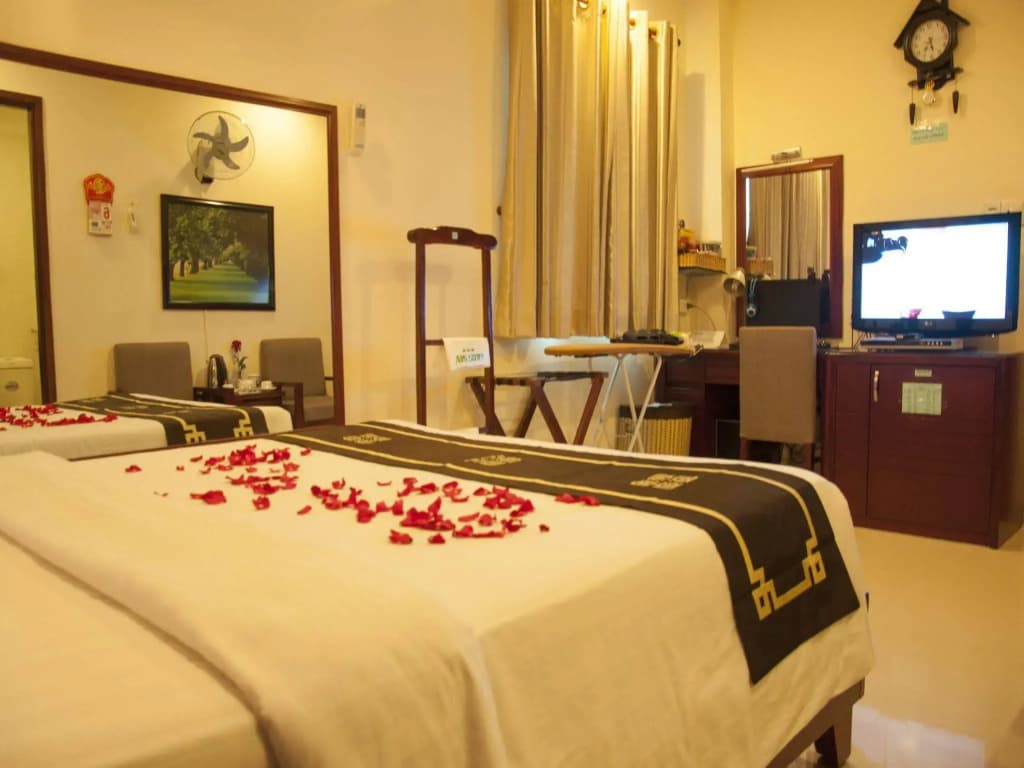 A25 Hotel - 14 Luong Huu Khanh - photo 3