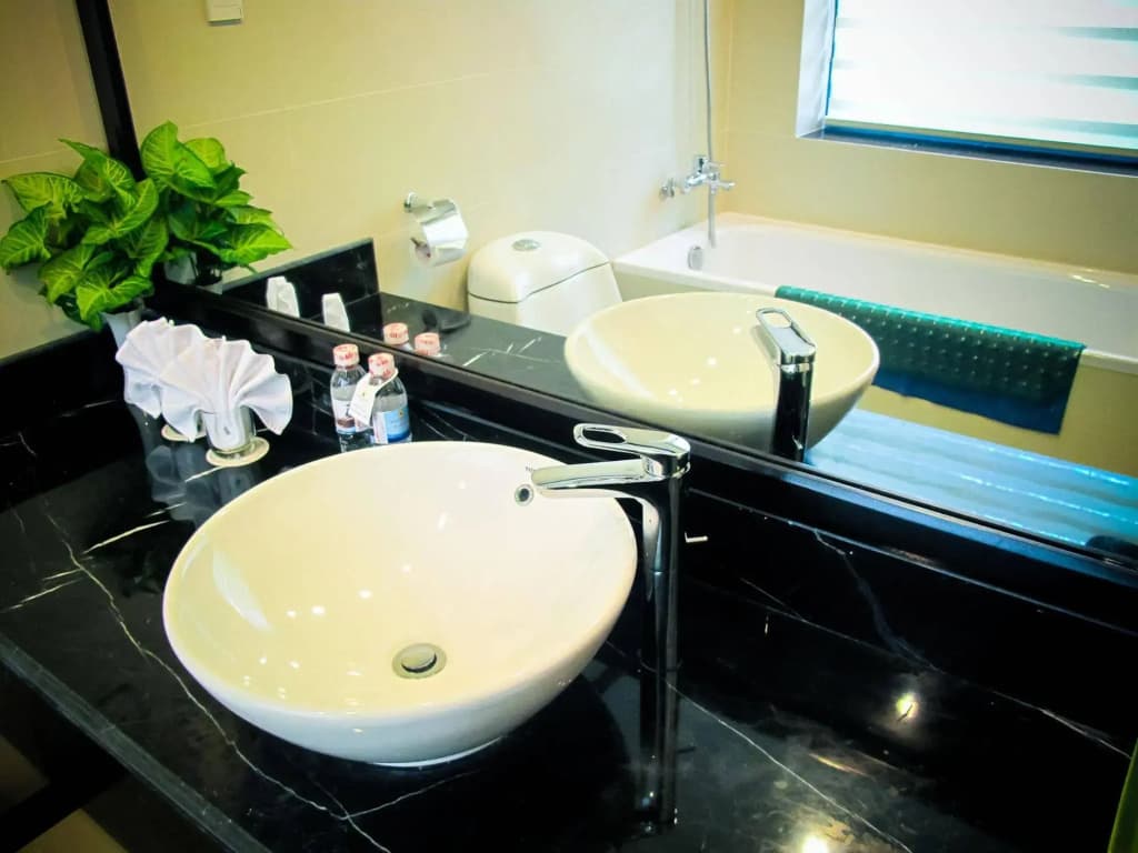 Saigon Halong Hotel - photo 9