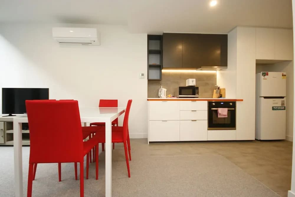 Next to Victoria Market CBD - photo 13