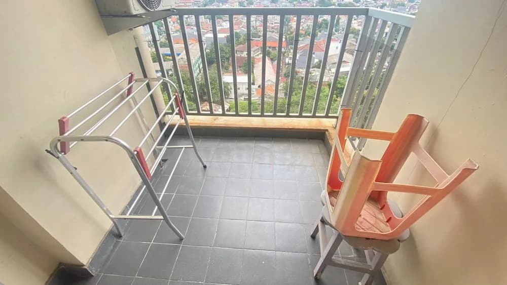 Minimalist And Homey 1Br At Belmont Residence Puri Apartment - photo 9