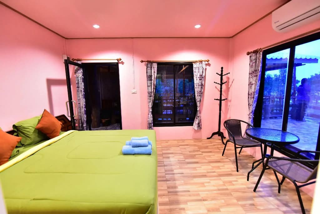 Chomlay Room & Restaurant - photo 17