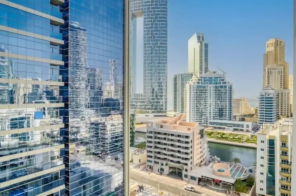 Bright Studio With Mesmerizing Canal And City View - photo 18
