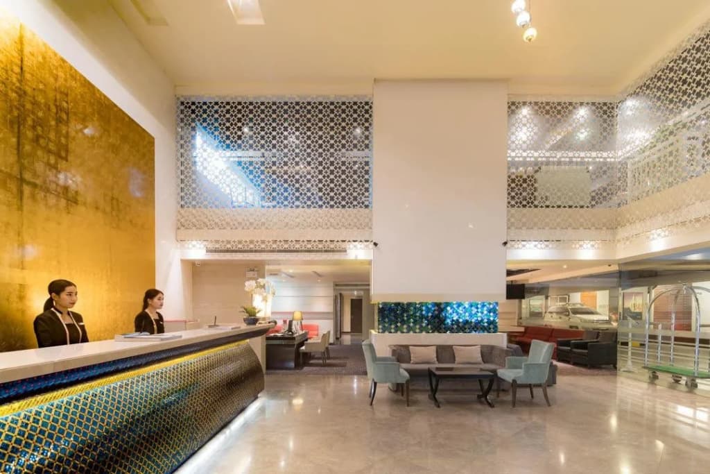 Furama Silom Hotel - photo 10