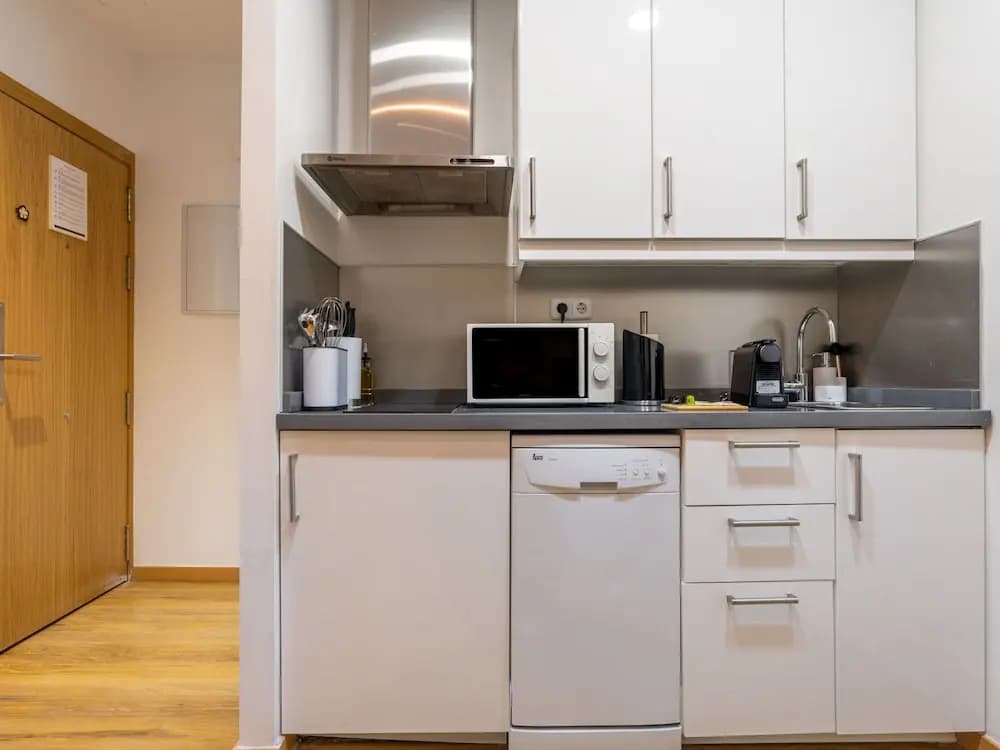 Limehome Madrid San Lorenzo - photo 20
