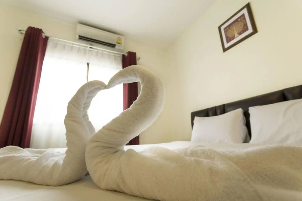 Paripas Express Hotel Patong - photo 7