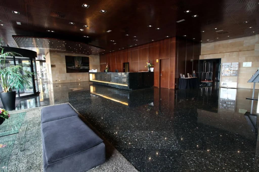 Hotel Maydrit Airport - photo 2