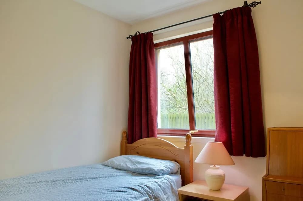 2 Bedroom Flat In Edinburgh - photo 9
