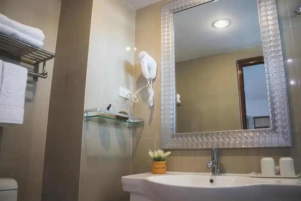 Maverick Ratchada Hotel - photo 10