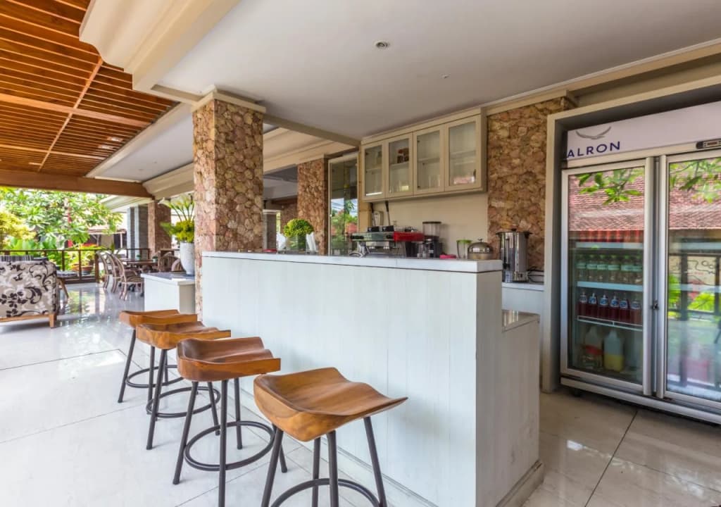 Alron Hotel Kuta Powered by Archipelago - photo 14