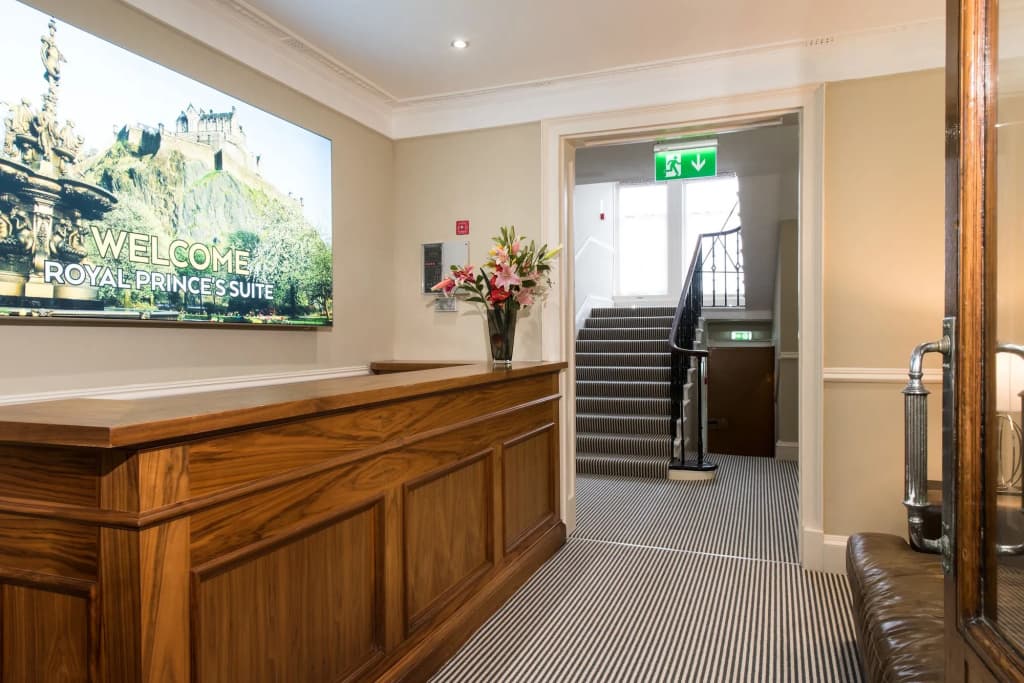 Royal Princes Suites - photo 12