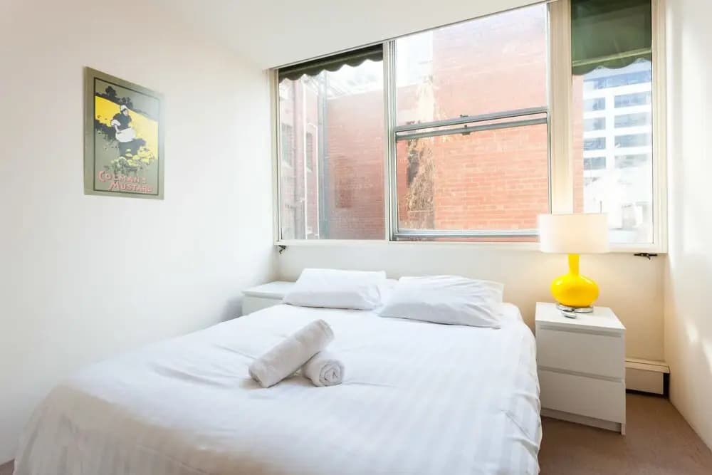 BENJAMIN, 2BDR Melbourne Apartment - photo 2