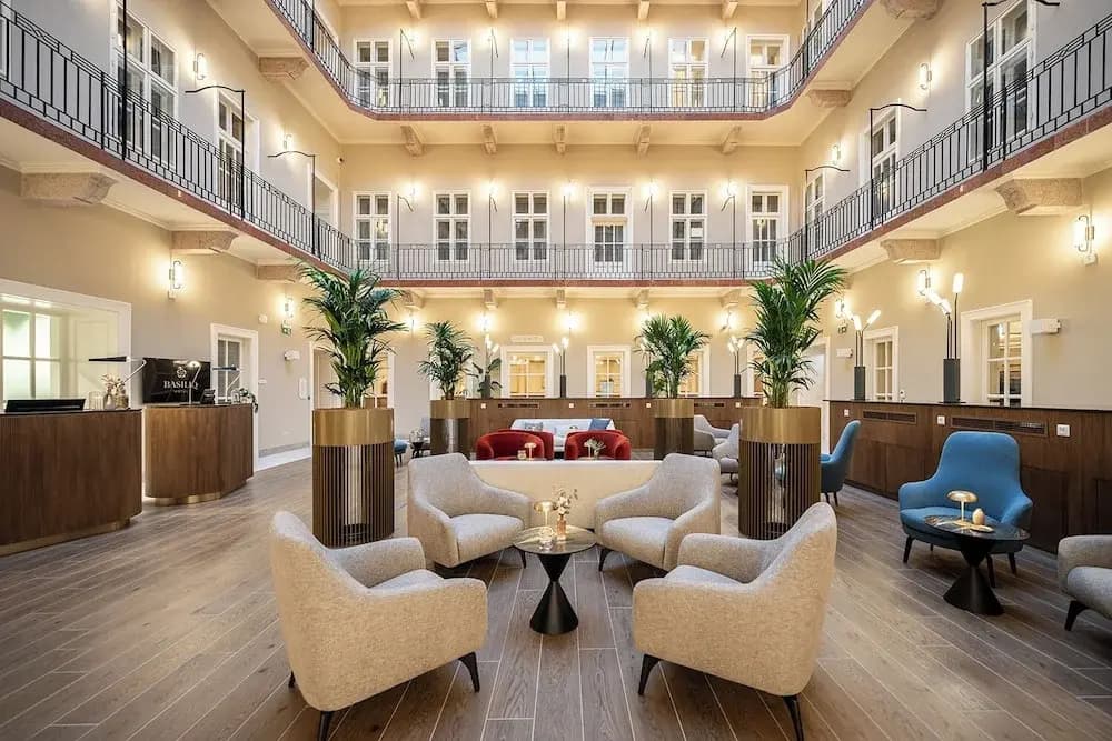 Basiliq Hotel - photo 2