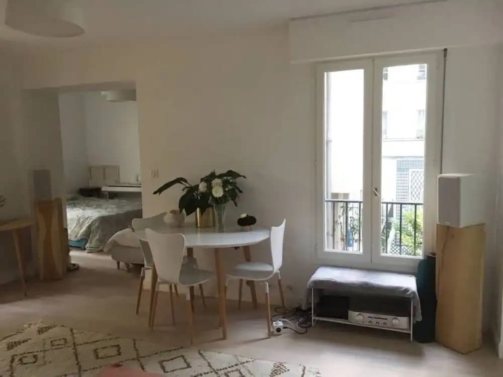 Flat In Le Marais With 2 Bedrooms - photo 3