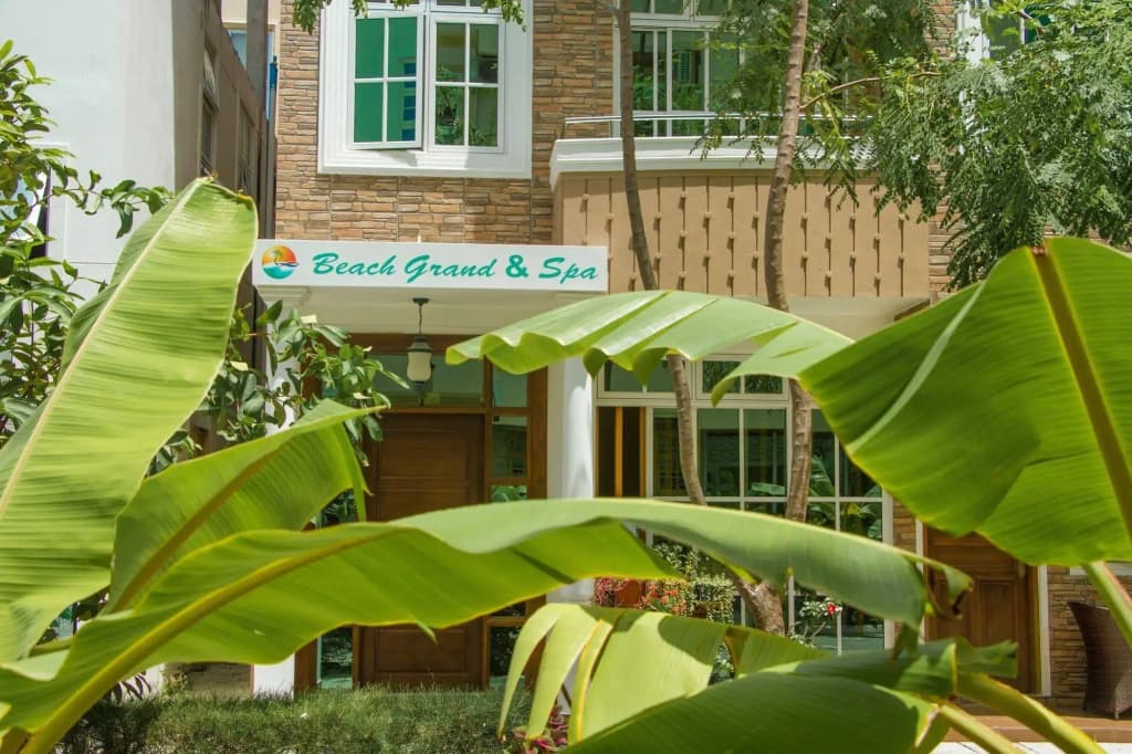 Beach Grand & Spa - photo 1
