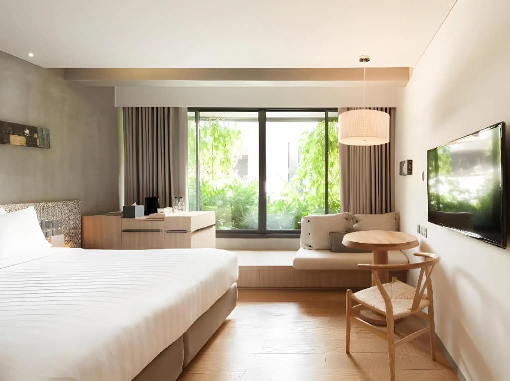 Ad Lib Hotel Bangkok - photo 4