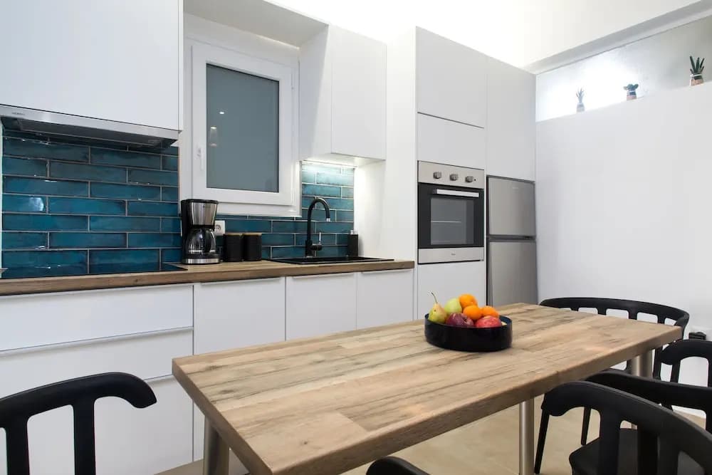 Modern Bohemian Style Sun-Splashed Loft - photo 13