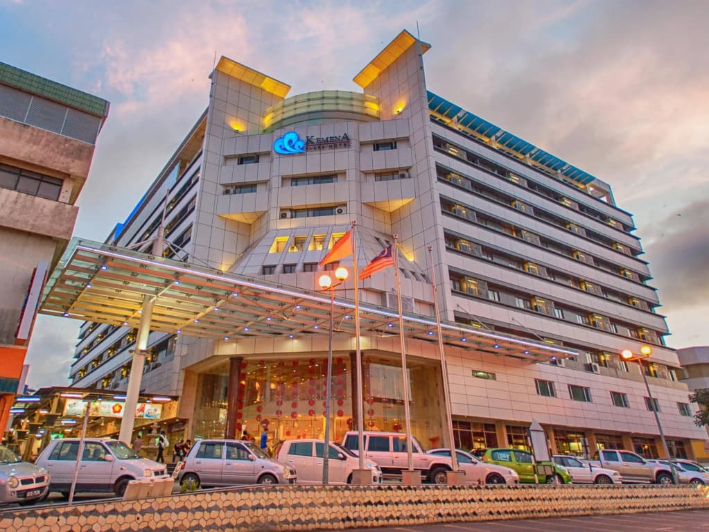 Kemena Plaza Hotel - photo 1