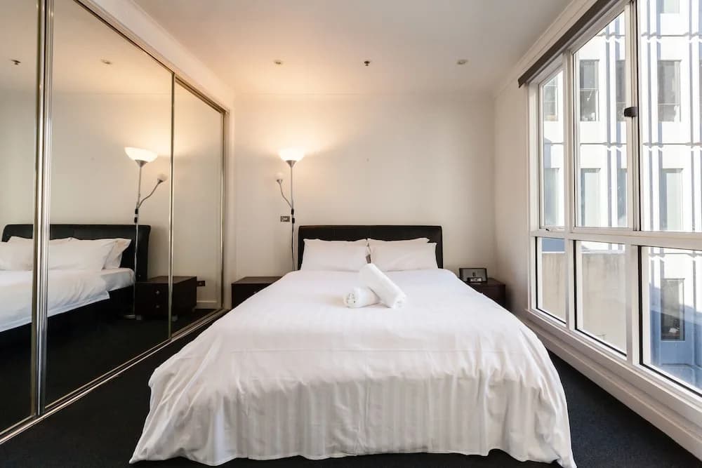 CLAUDE, 2BDR Melbourne Apartment - photo 3
