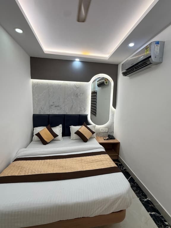 Hotel Amba Deluxe - photo 22