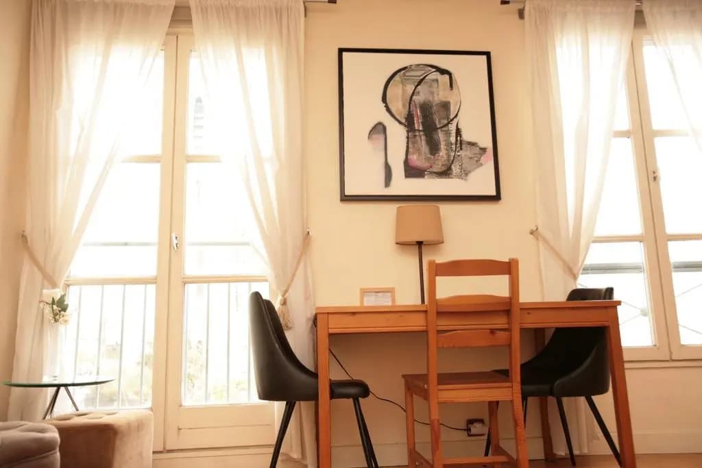 Studio With View OF Notre Dame (139) - photo 8