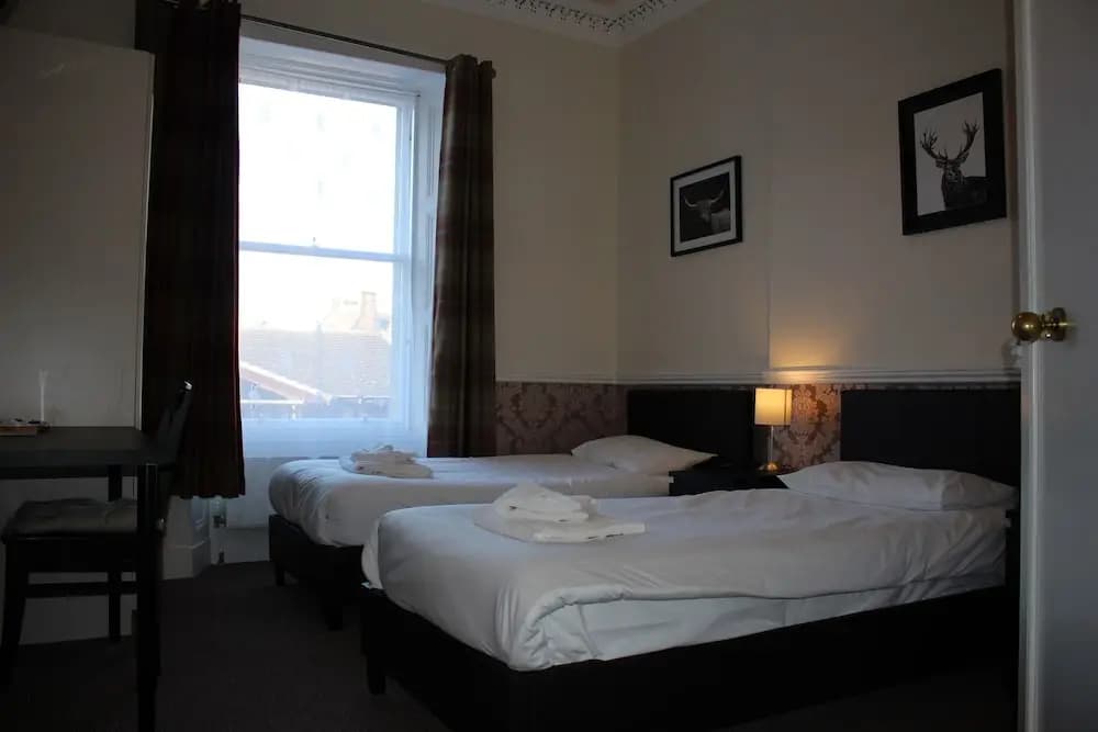Ardmillan Hotel - photo 2
