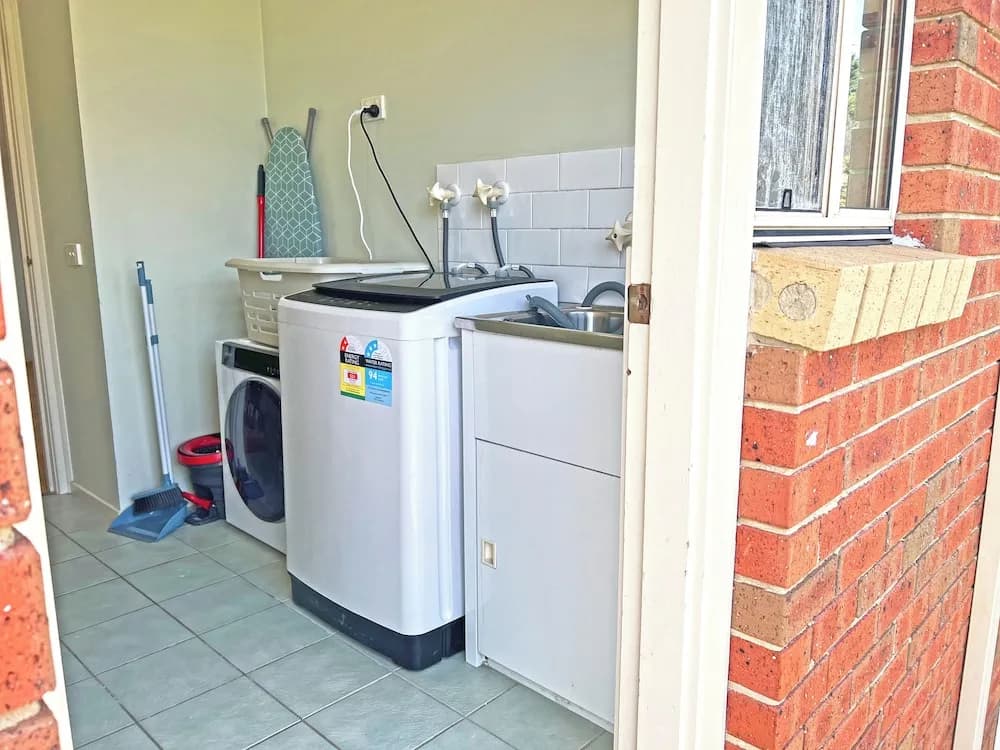 Ringwood 2BR Home - photo 12