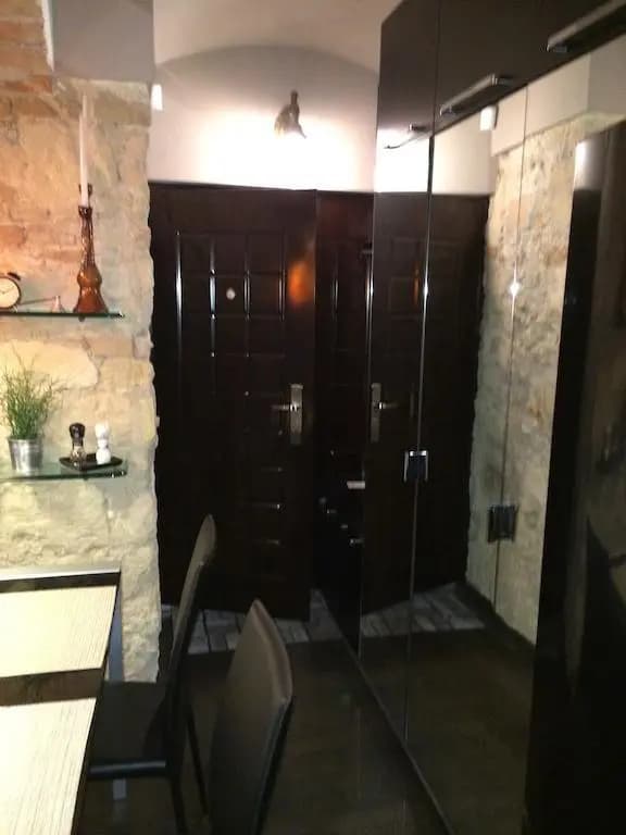 Serene City Centre Apartment Budapest - photo 13