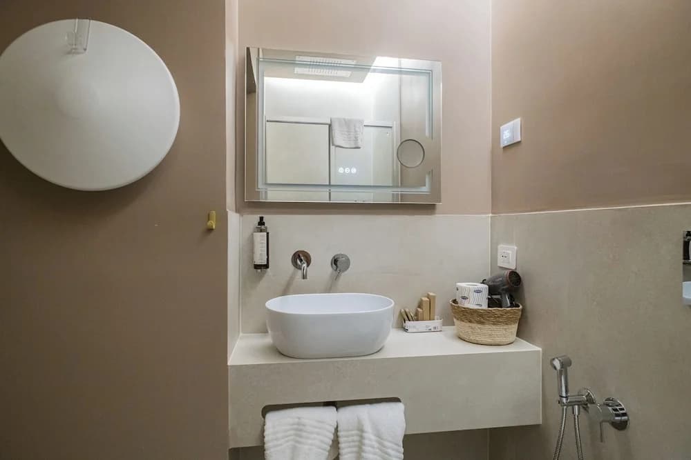 163 Boutique Hotel - photo 10