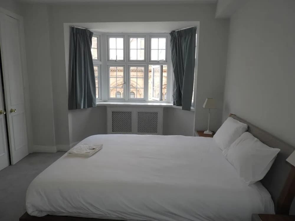 2 Beds Harrods Apartments - photo 4