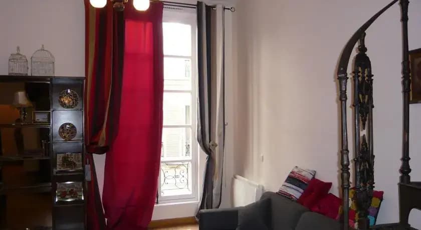 Center Pompidou Apartment - photo 1