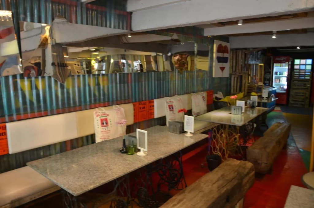 Silom Art Hostel - photo 17