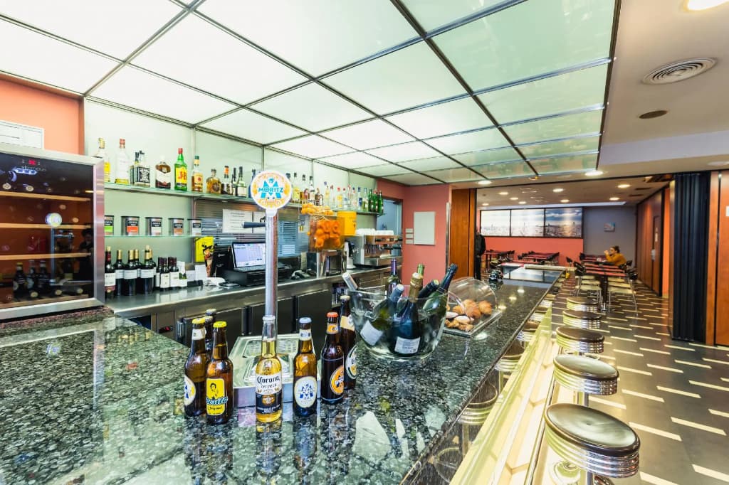 Ronda Lesseps Hotel - photo 18