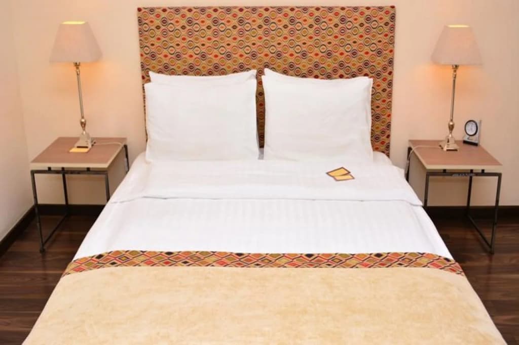 Betsy's Hotel - photo 3