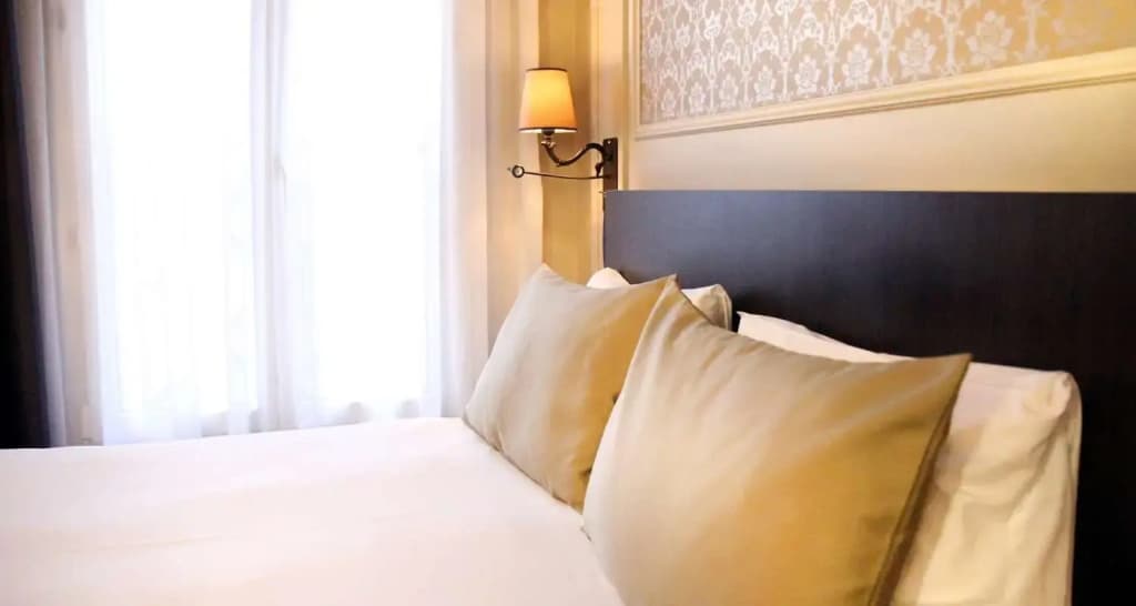 Le Montmartre Saint Pierre Hotel - photo 1