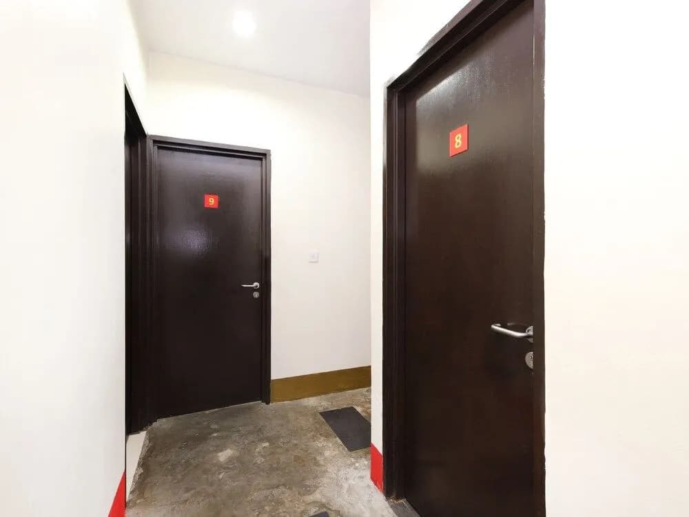 OYO 712 Hotel Corridor - photo 11