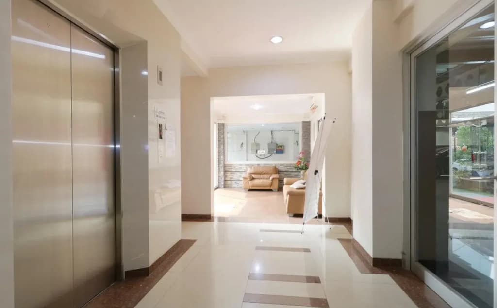 Clover Residence Near Mall Ambassador - photo 4