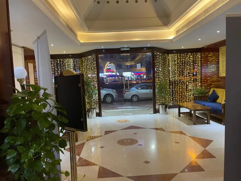 Claridge Hotel - photo 11