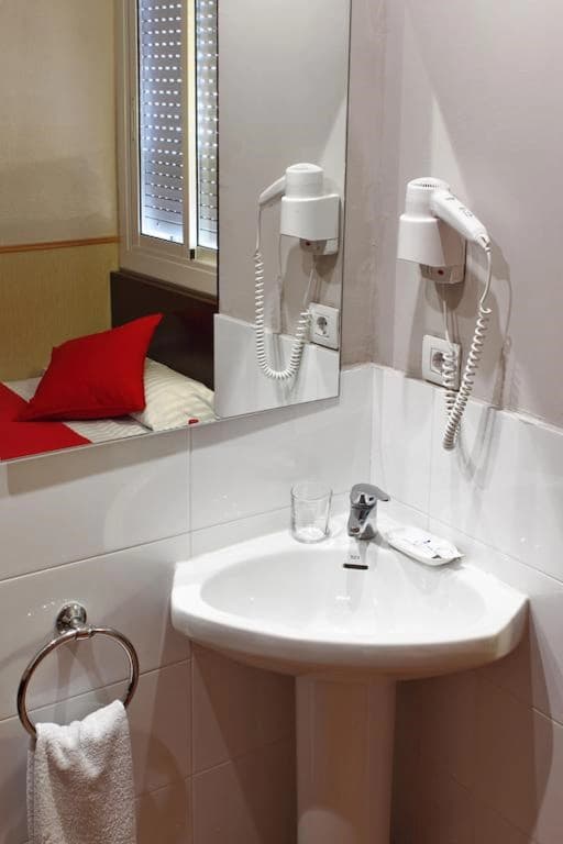 Yomo Hostal BCN Port - photo 18