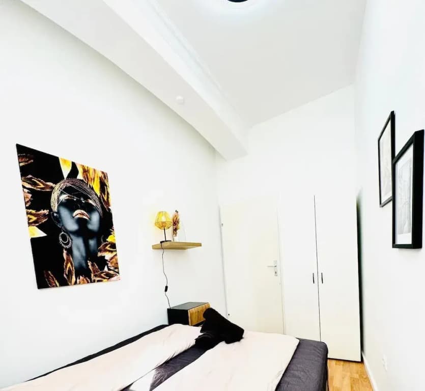 10BR Apt for Groups 8Min to Rathausplatz - photo 1